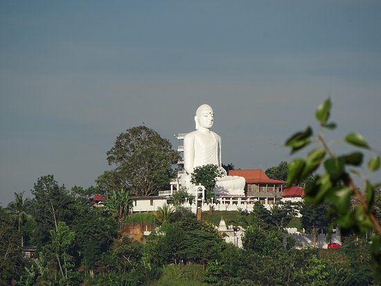 Bahiravokanda Vihara Buddha Statue